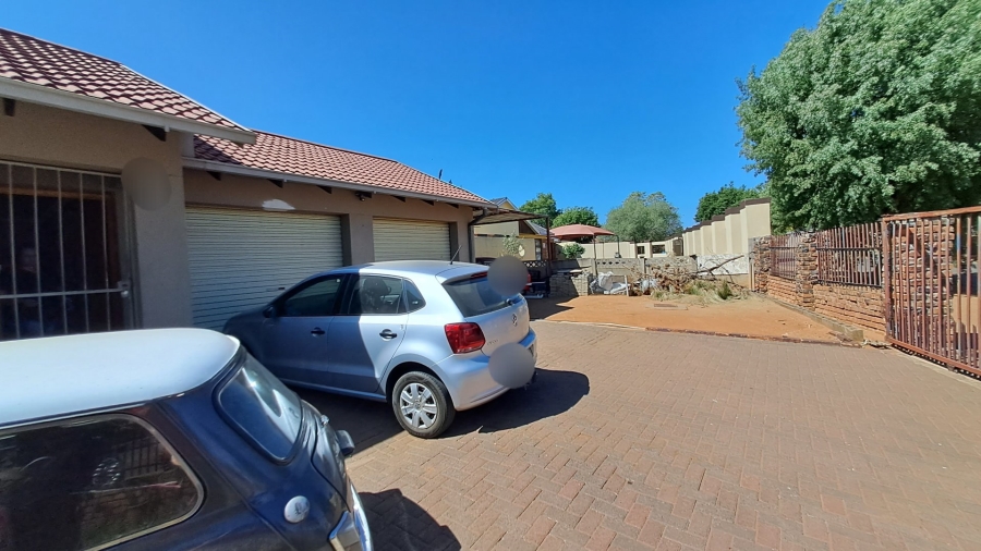 4 Bedroom Property for Sale in Uitsig Free State